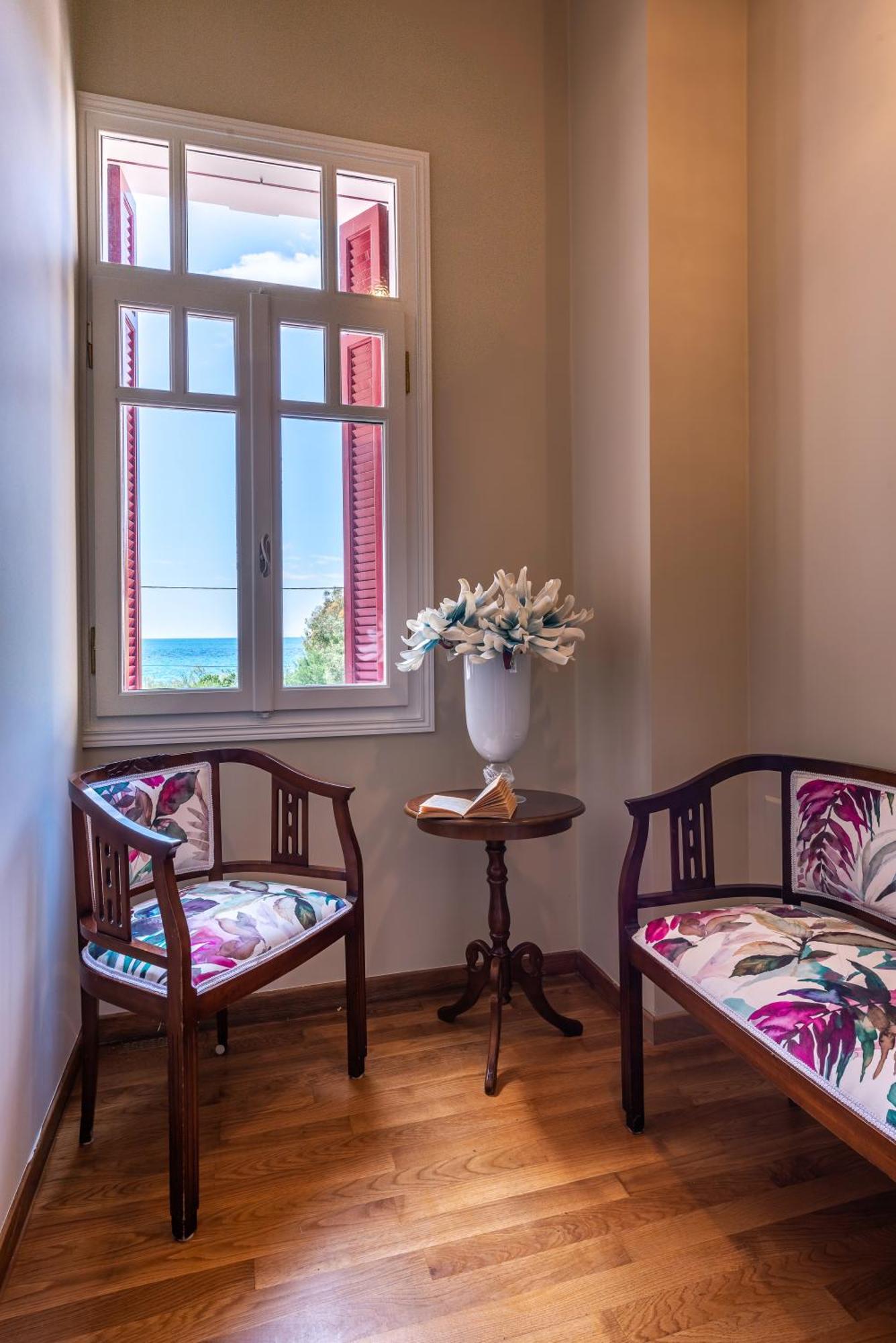Sunset English Villas Paralia  Bilik gambar